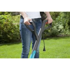 GARDENA - SmallCut Trimmer 300/23 - Grastrimmer (gemotoriseerd) - 300W - Maaibreedte 23 Cm 13 GARDENA - SmallCut Trimmer 300/23 - Grastrimmer (gemotoriseerd) - 300W - Maaibreedte 23 Cm -Tuin-Gereedschap Winkel 1200x1200 100