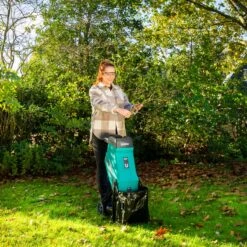 VONROC Hakselaar/Shredder 2500W – Voor Takken Tot Ø45mm – Incl. 45L Opvangzak & Duwstok -Tuin-Gereedschap Winkel 1200x1200 338