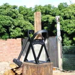 Lighted Lifestyle™| Houtklover Voor Aanmaakhout Incl. Kloofhamer - Houtsplijter - Houtkliever - Snel Haardhout - Gietijzer - Incl. Schroeven -Tuin-Gereedschap Winkel 1200x1200 598