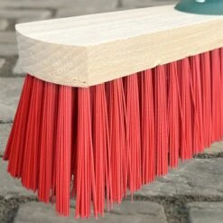 MAUS Classic Bezem Buiten 60cm - Harde PVC Straatbezem Van Hout Met Steel - Made In EU -zeer Robuust -Tuin-Gereedschap Winkel 1200x1200 678