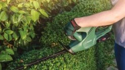 Bosch EasyHedgeCut 18-45 Heggenschaar - Zonder 18 V Accu En Lader 14 Bosch EasyHedgeCut 18-45 Heggenschaar - Zonder 18 V Accu En Lader -Tuin-Gereedschap Winkel 1200x675 2