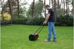 Kreator KRTGR9101 Tuinwals - 50 Cm Werkbreedte 11 Kreator KRTGR9101 Tuinwals - 50 Cm Werkbreedte -Tuin-Gereedschap Winkel 1200x794 2