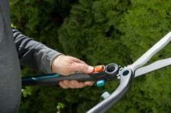 GARDENA - 2 In 1 EnergyCut Heggenschaar - 2.5x Meer Kracht - Totale Lengte 60 Cm -Tuin-Gereedschap Winkel 1200x799 33