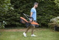 Black & Decker BLACK+DECKER BCMW3318L2-QW Grasmaaier - 18V - 33cm - Incl. 2 Accu's En Lader 22 Black & Decker BLACK+DECKER BCMW3318L2-QW Grasmaaier - 18V - 33cm - Incl. 2 Accu's En Lader -Tuin-Gereedschap Winkel 1200x800 138