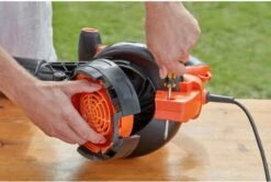 Black & Decker BLACK+DECKER BEBLV300SB-QS Bladblazer - 404 Km/u - 3000W - Zuig-/blaasfunctie - Gesnoerd -Tuin-Gereedschap Winkel 1200x808 1