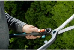 GARDENA - 2 In 1 EnergyCut Heggenschaar - 2.5x Meer Kracht - Totale Lengte 60 Cm -Tuin-Gereedschap Winkel 1200x813 1