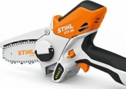 Stihl Accu Mini Kettingzaag SET - Snoeischaar - Snoeizaag - Hand Kettingzaag - Professioneel- Hovenier- Tuinman -Tuin-Gereedschap Winkel 1200x847 1