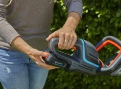 GARDENA - ComfortCut 50/18V-P4A Ready-To-Use Set - Heggenschaar 26 GARDENA - ComfortCut 50/18V-P4A Ready-To-Use Set - Heggenschaar -Tuin-Gereedschap Winkel 1200x885