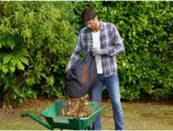 Black & Decker BLACK+DECKER BEBLV300SB-QS Bladblazer - 404 Km/u - 3000W - Zuig-/blaasfunctie - Gesnoerd -Tuin-Gereedschap Winkel 1200x910 1