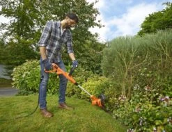 Black & Decker BLACK+DECKER BESTA525-QS Grastrimmer - 450W - 25cm - Gesnoerd 11 Black & Decker BLACK+DECKER BESTA525-QS Grastrimmer - 450W - 25cm - Gesnoerd -Tuin-Gereedschap Winkel 1200x925