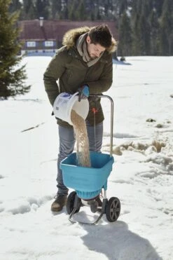 GARDENA Strooiwagen XL Strooikar - 800m2 - 18 Liter 15 GARDENA Strooiwagen XL Strooikar - 800m2 - 18 Liter -Tuin-Gereedschap Winkel 799x1200 34